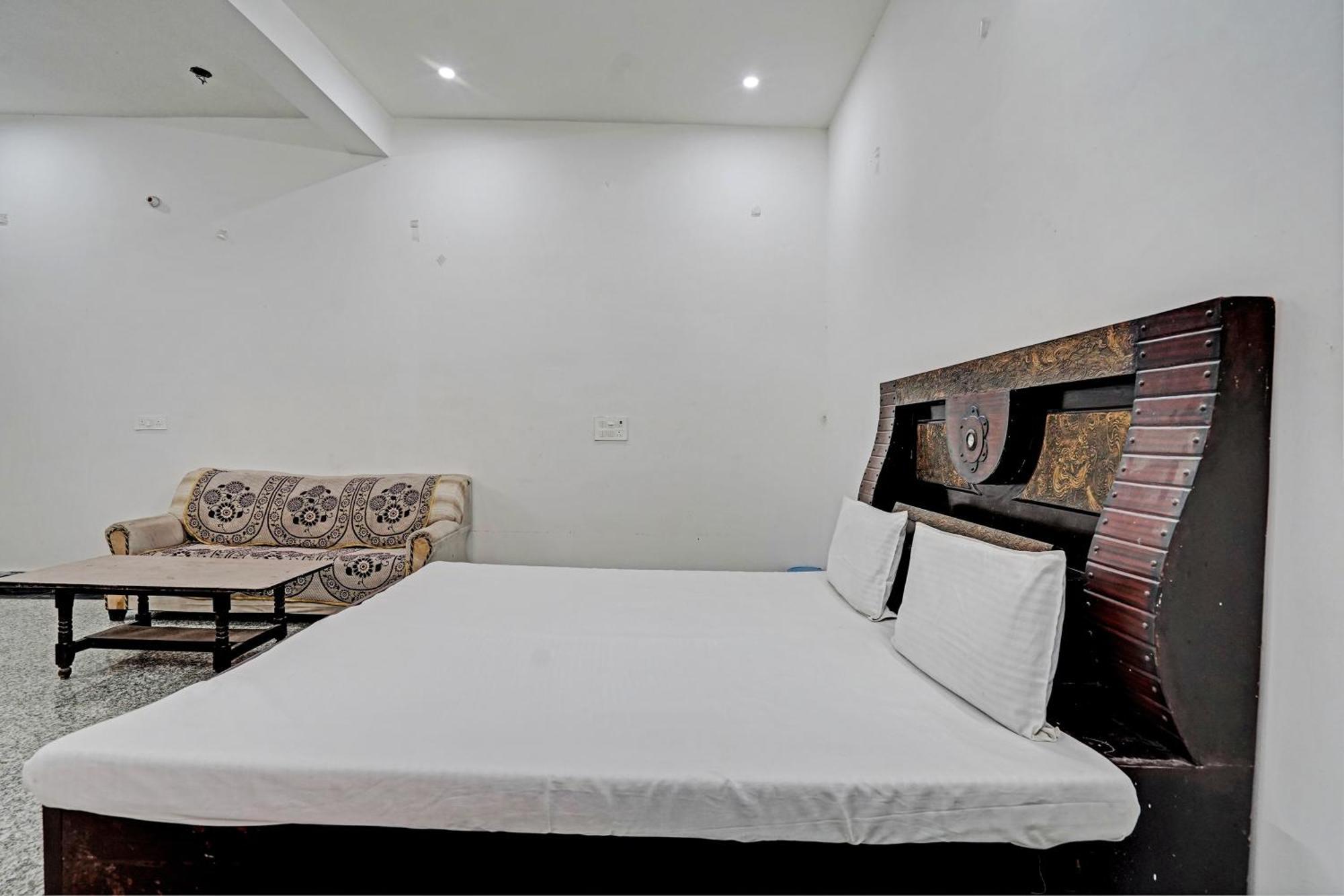 Hotel O Highway Plaza And Resorts 2 Hāthras Esterno foto